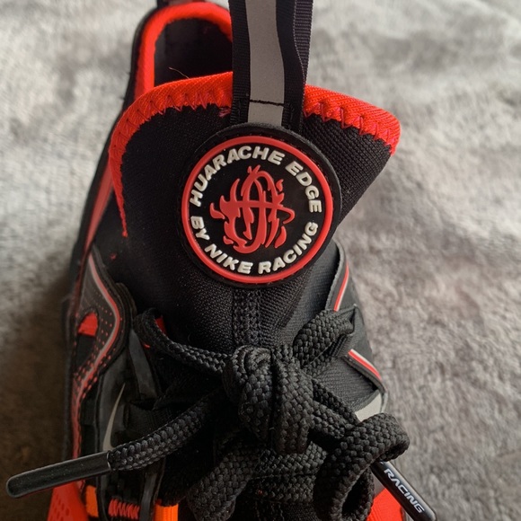 Mens Nike running shoes. - Picture 5 of 8